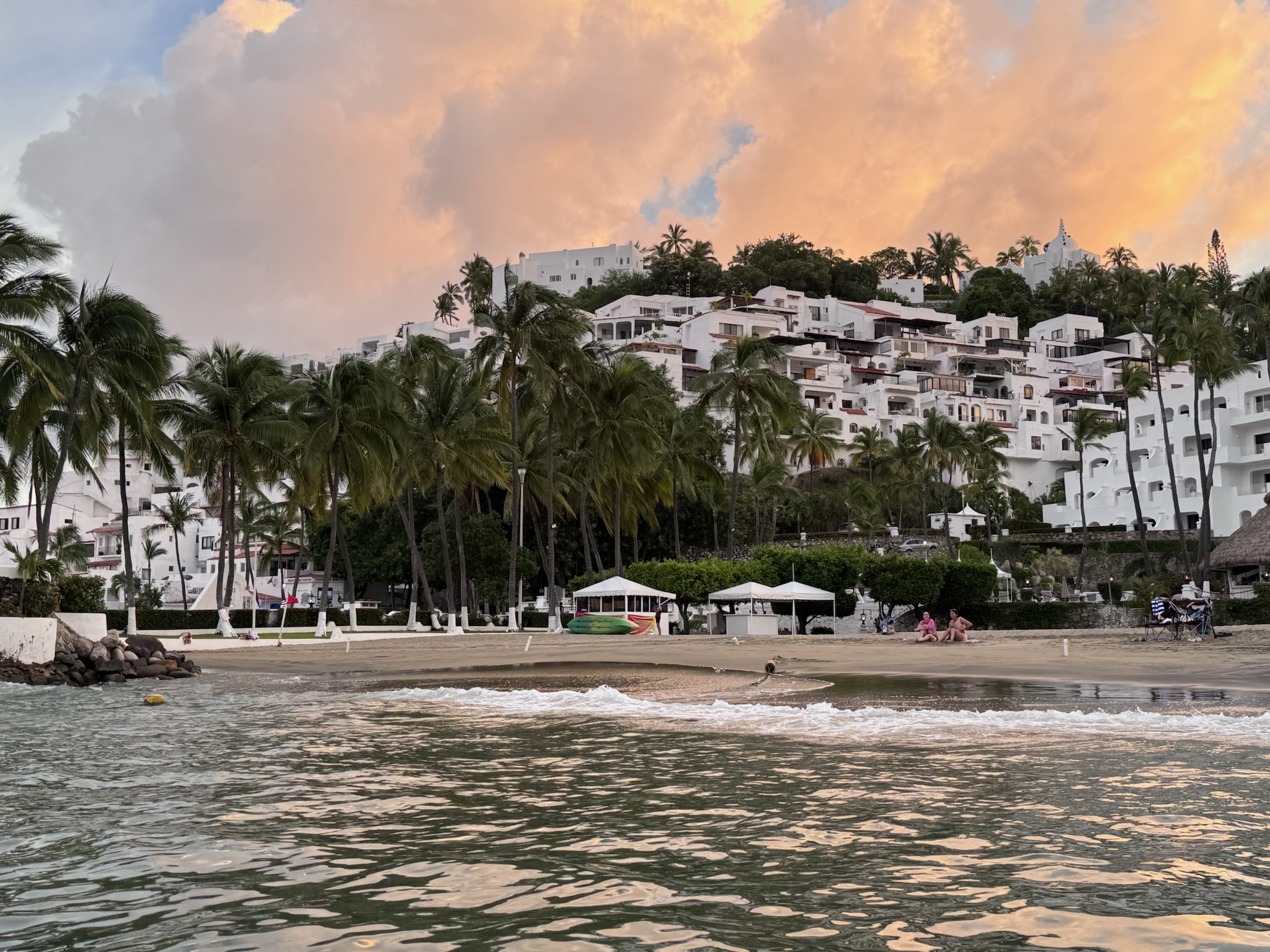 Playa al atardecer